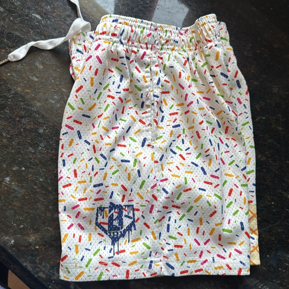 Baseball Lifestyle's Ice Cream Shorts - Vanilla
Youth large - Picture 8 of 8